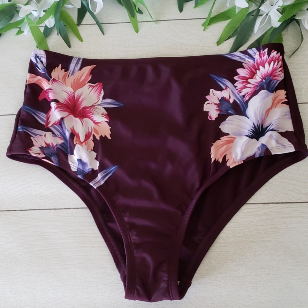 NWOT Kona Sol Medium Bikini Bottom